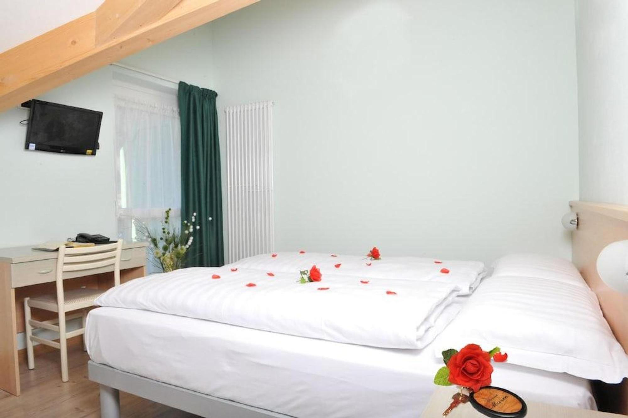 Hotel Garni Maria Monclassico Bagian luar foto